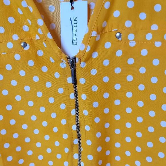 NWT MILEAGE Sleeveless Yellow Polka Dot Top Size 1X Plus Size Flowy Classic - Picture 5 of 9